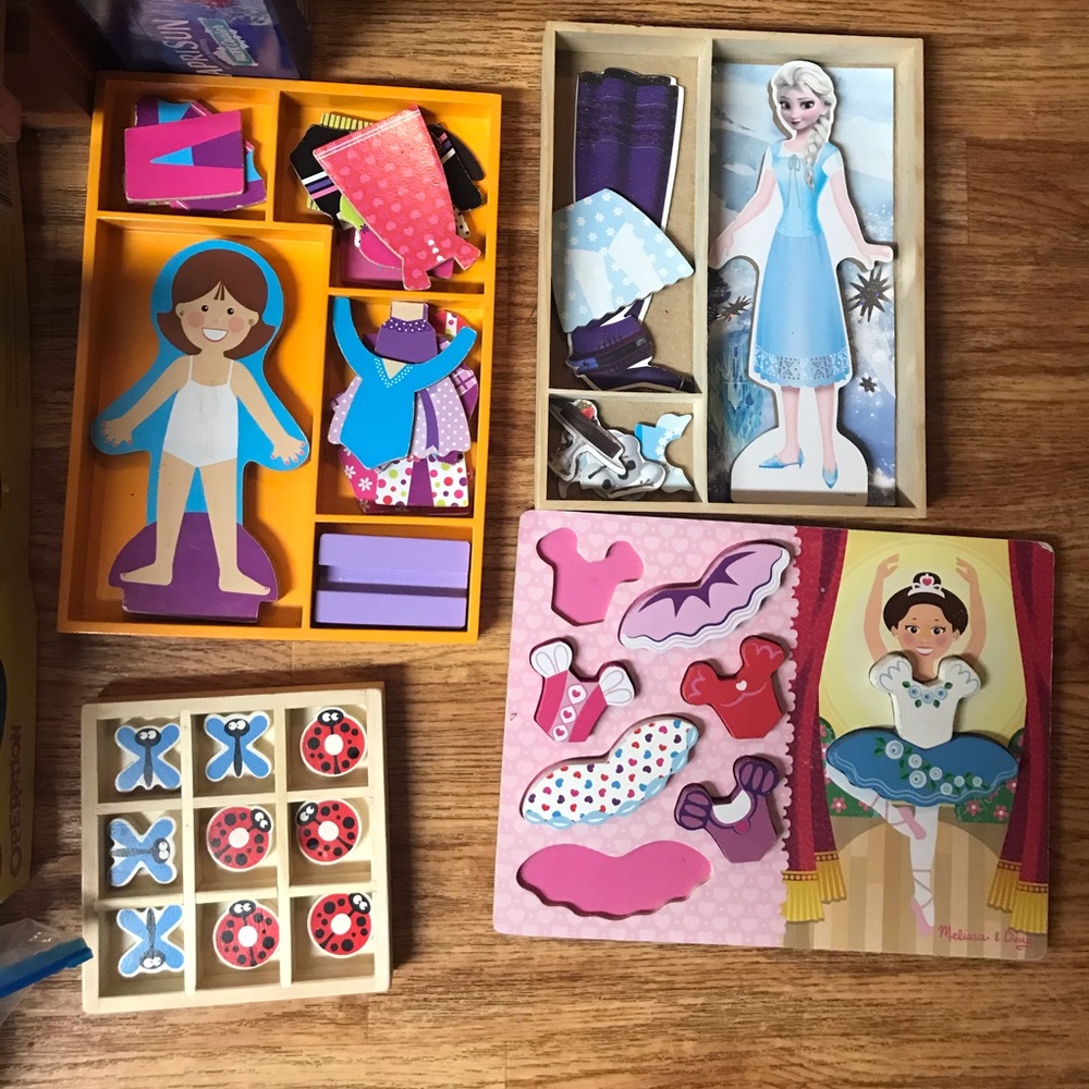BIG Lot of wooden puzzles
